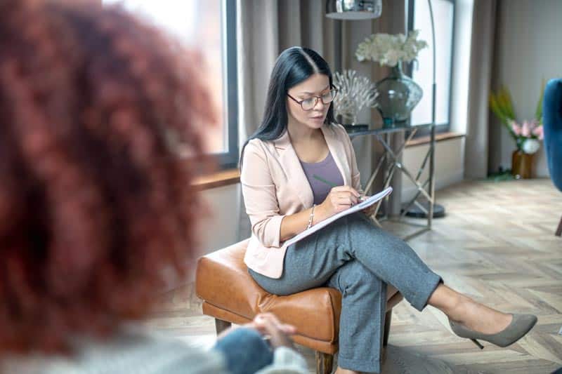 Psychologists and other clinicians may not realize how distracted they look to patients and clients while they're taking notes.